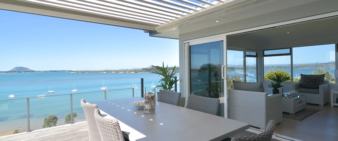 21 Photos vs. 69 Harbour View Rd, Omokoroa Interior Design Luxury Home Tour