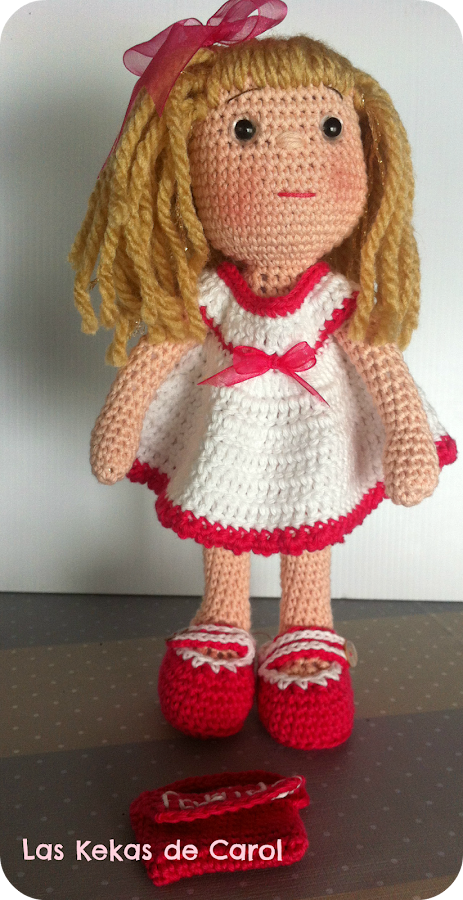 Fabiola, muñeca de ganchillo