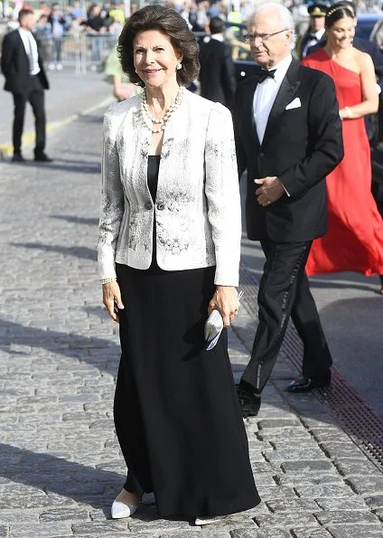 Princess Madeleine wore Giambattista Valli Green Garden Butterfly-print Tiered Silk-georgette Gown. Crown Princess Victoria, Princess Sofia