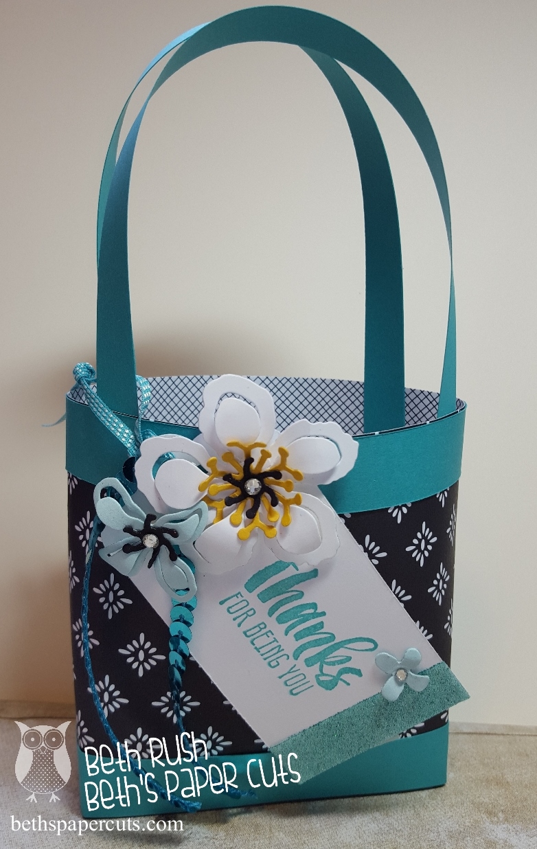 Beth's Paper Cuts Pretty Gift bag!