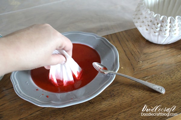 How to hand dye coffee filters bright colors using food coloring and water