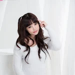 Hong Ji Yeon In Fluffy White Foto 15
