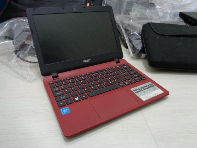 Нетбуки 11. Aspire one 721. Acer aspire one d257. 6 дюймов. Aspire one 722-c68rr аккумулятор.