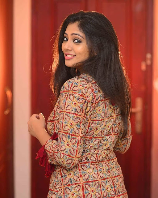 Kettiyolaanu Ente Malakha Actress Veena Nandakumar