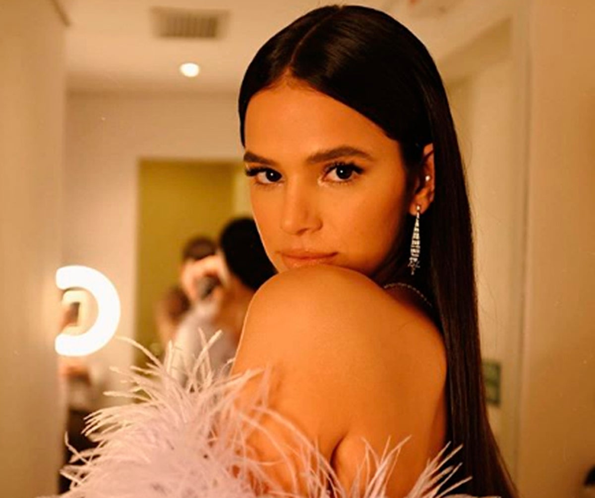 Bruna Marquezine posa nua para famosa série de fotos de Bruna Marquezine posa nua para famosa série de fotos de