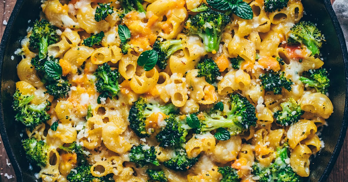 Who's up for some Cheesy Vegan PASTA 🍲😋