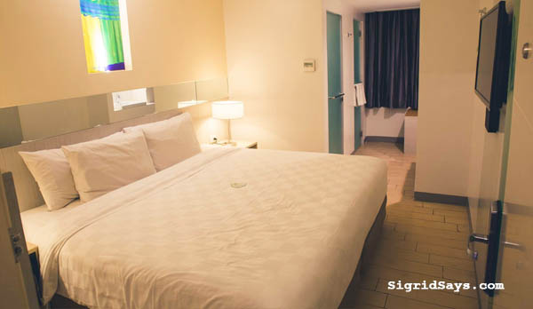 Go Hotels PH - family travel - Philippines Bacolod hotel - Bacolod blogger - visit Philippines - Filipino travelers- Go Hotels Iloilo - Queen Room