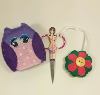 Con un trocito de fieltro