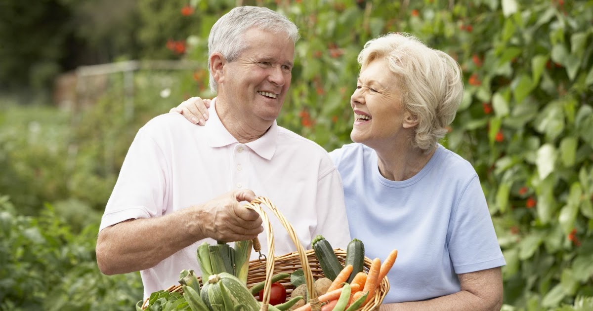 Питания лиц пожилого возраста. Еда для пожилых людей. Здоровое питание для пожилых людей. Здоровые пожилые люди. Пожилого и старческого возраста.