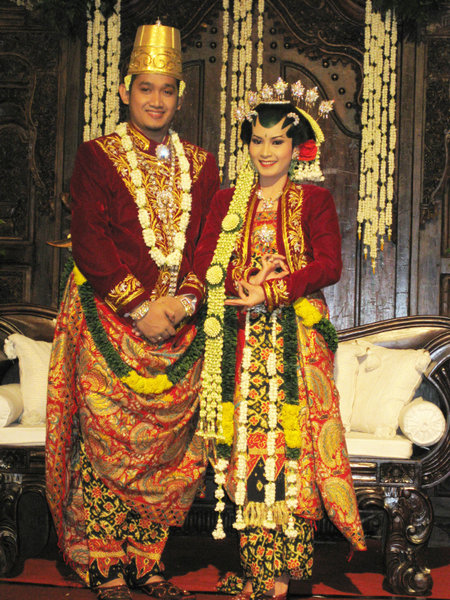 The Putranto s Story Pakaian  Adat  di Resepsi Pernikahan