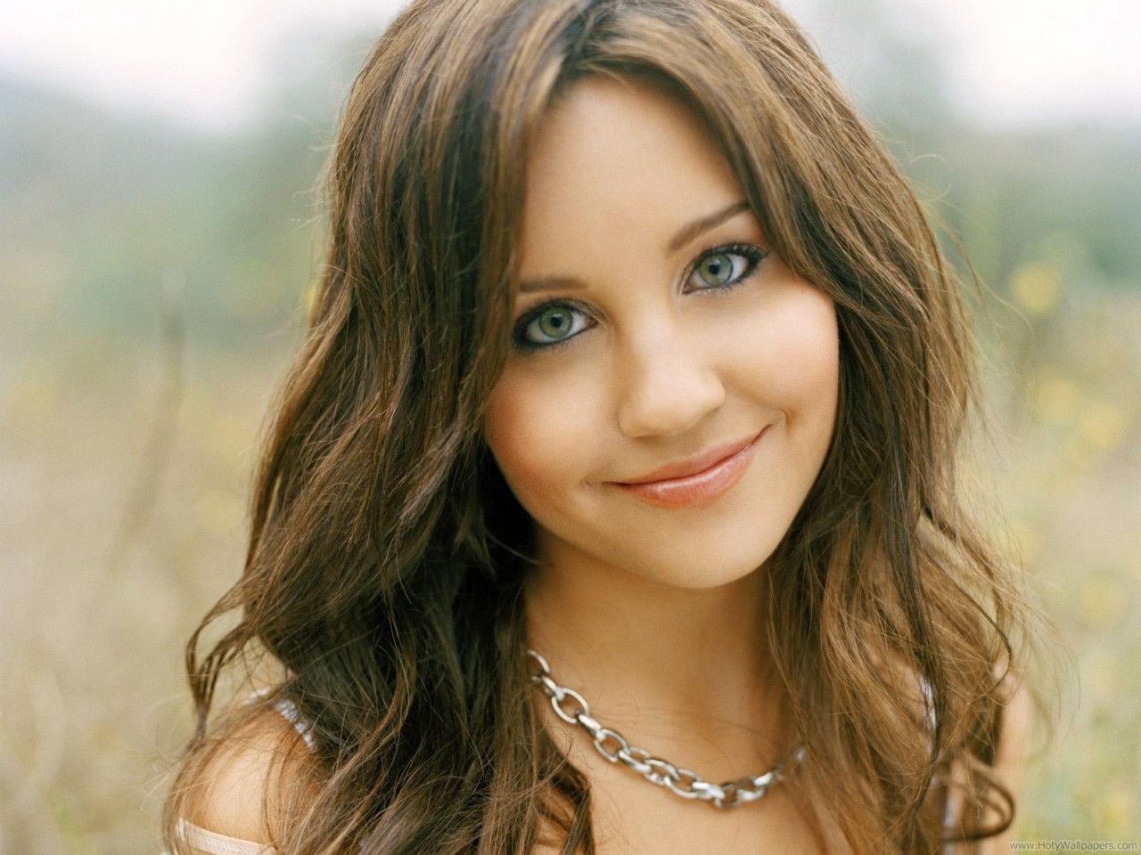 Amanda Bynes 2013 Wallpaper - Wallpapers Free