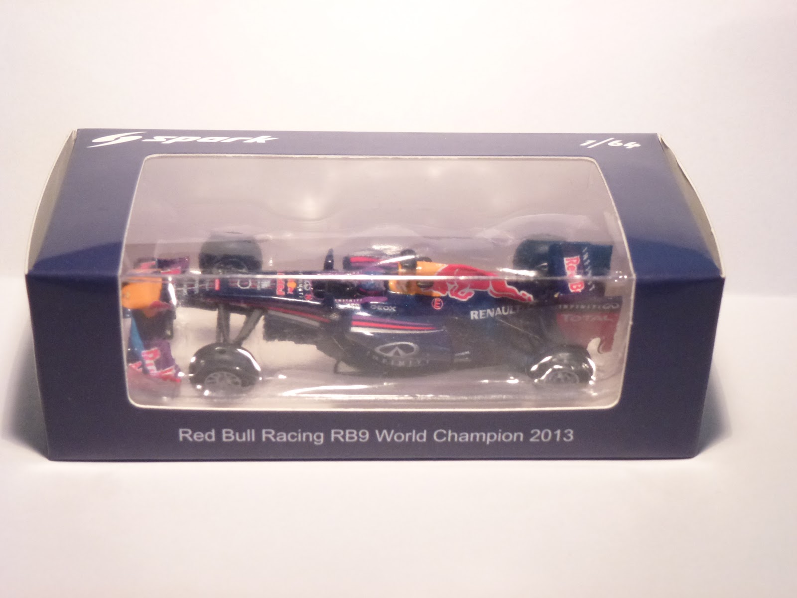 Strefa 64 - modele w skali 1:64: Bolidy mistrzów F1, czyli Hamilton i ...