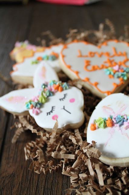 Easter egg cookie,,Easter bunny cookie,chick cookies.royal icing flowers,Easter cookies ideas, Easter cookies, Vintage Easter cookies, royal icing flowers,cookie decorating blogs, cookie decorating ideas