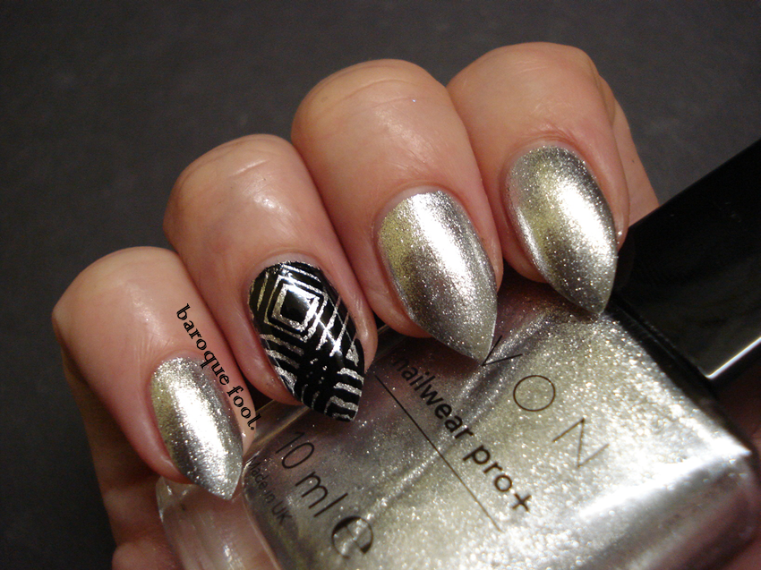 baroque fool AVON nail polish and Quick dry nail spray