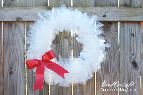 How to Make a DIY Sandwich Bag Wreath for Outdoor Decor!