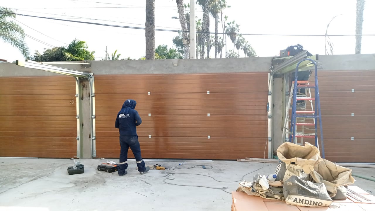 Condiciones de Obra para la Instalación de una Puerta Seccional
