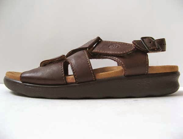 SAS SANDALS SAS BROWN LEATHER HUGGY SANDALS WOMENS SIZE 7 WIDE