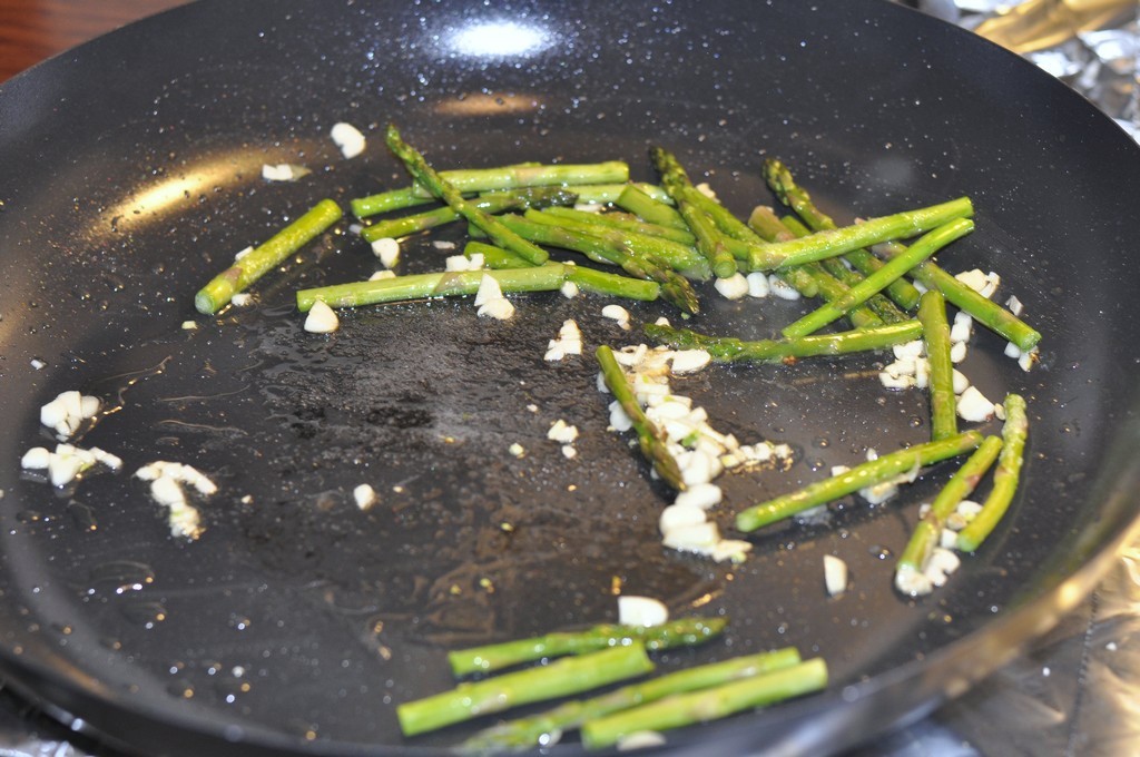 Jeevi Kitchen Asparagus And Mushroom Omelet Roll