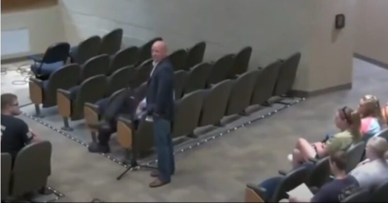 "La Vie Hospitalière" est dédié à Lucienne VANCLOOSTER: Le Dr. Shawn