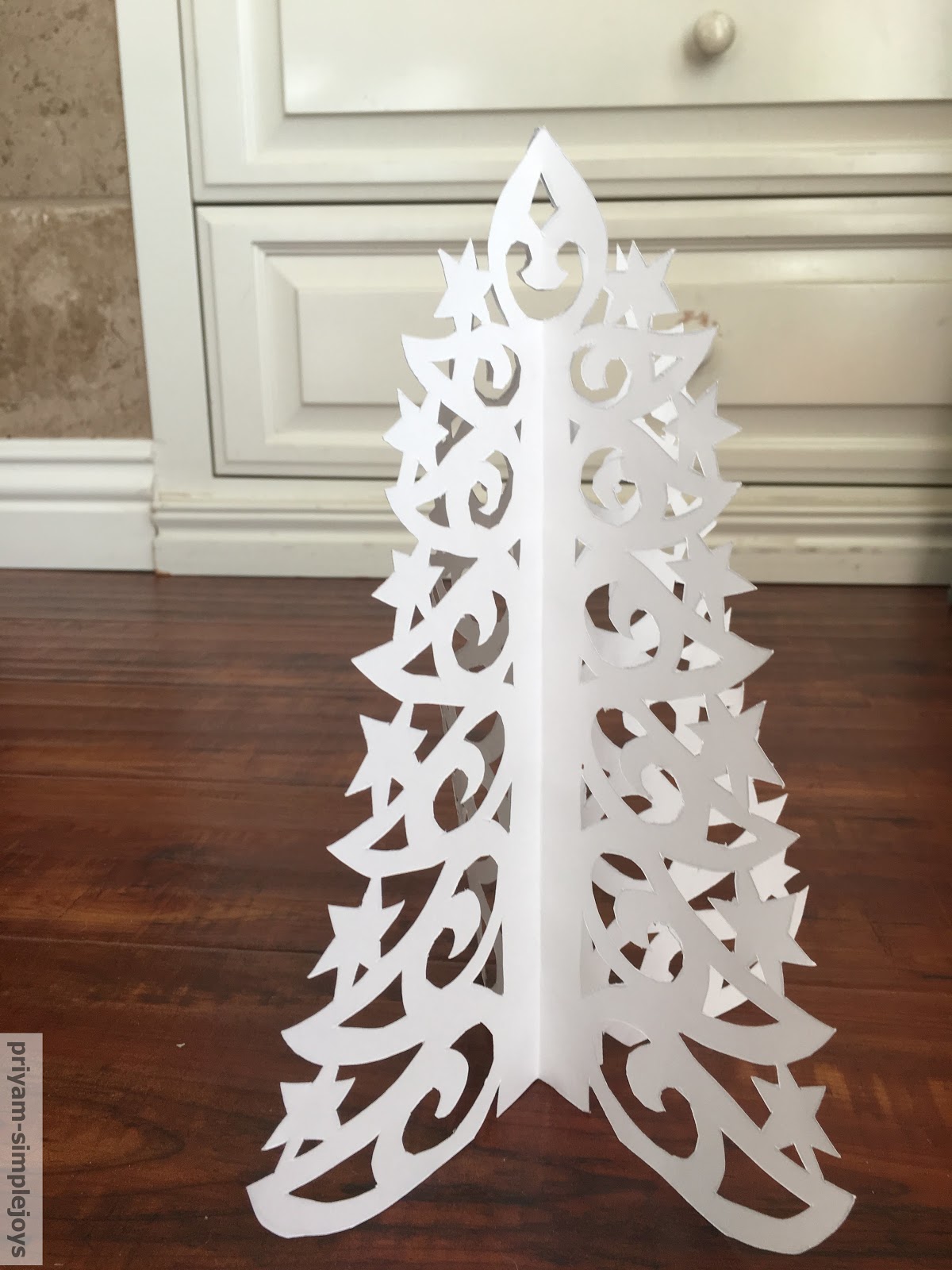 SimpleJoys Paper Cutout Christmas Tree