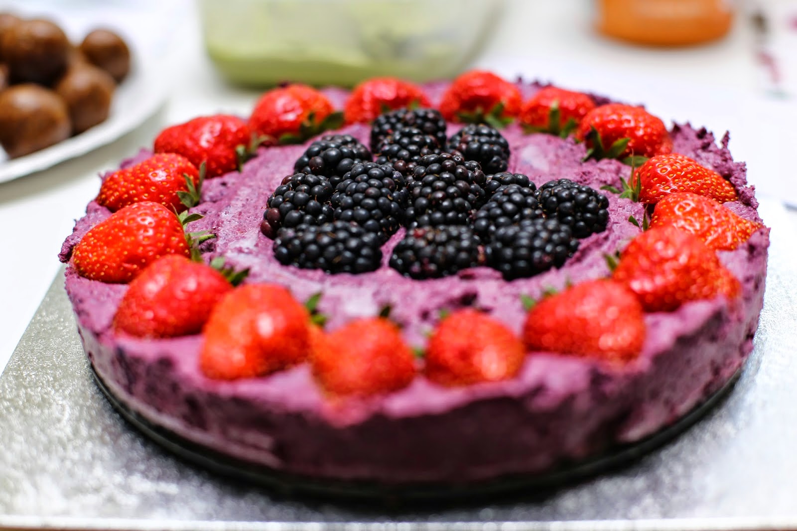 My FAT Me Ania !!!: Raw, vegan blackberry cake recipe