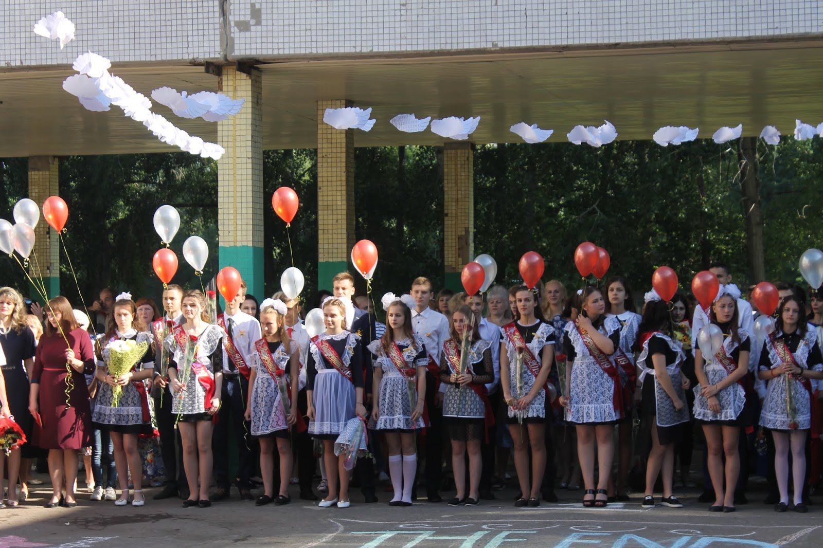 Азовский район школа 19. Пионеры в москве 1960. С днем детской организации. Пионерия 1922. Мбоу сош 4 имени александра васильевича суворова.