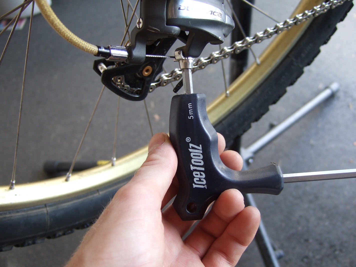 Benno's Blog & More HowTo Install new cables/housing