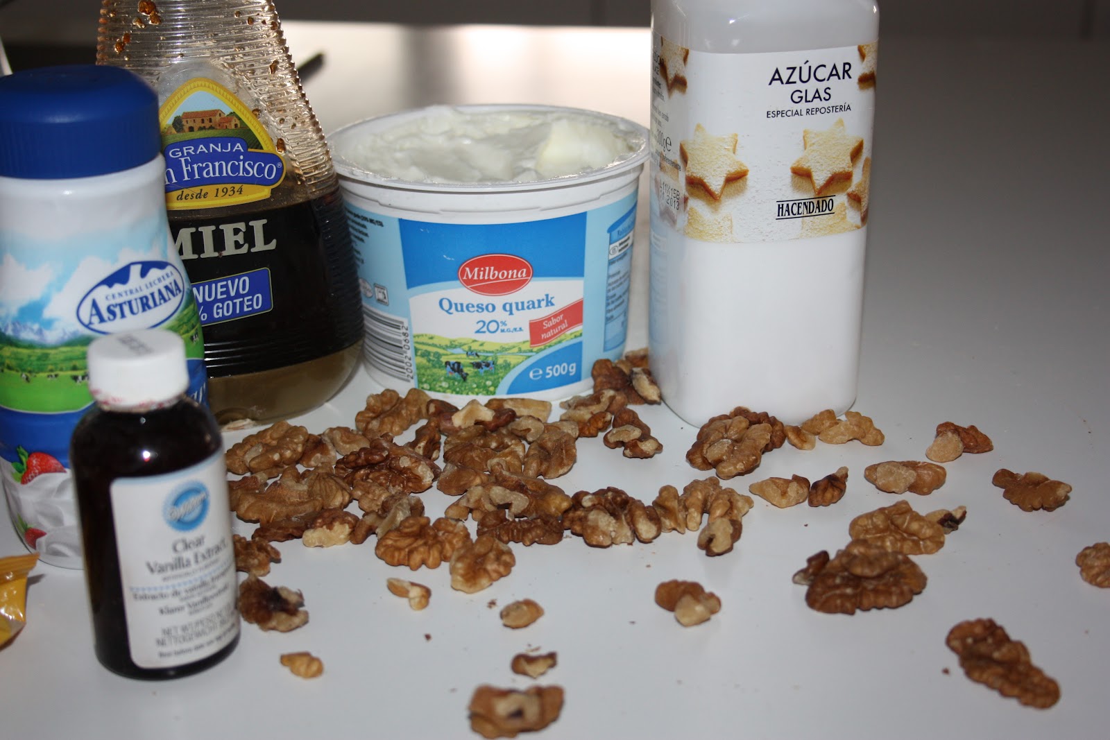 Cocinateca YOGUR CASERO DE QUESO QUARK CON MIEL Y NUECES