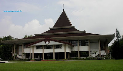Universitas Sebelas Maret (UNS) Universitas Sebelas Maret (UNS)