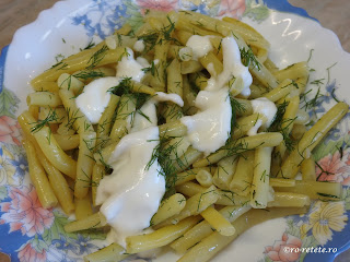 Salata de fasole verde cu iaurt reteta de casa rapida si dietetica gatita cu pastai usturoi marar ulei otet retete salate vegane mancare garnituri legume,