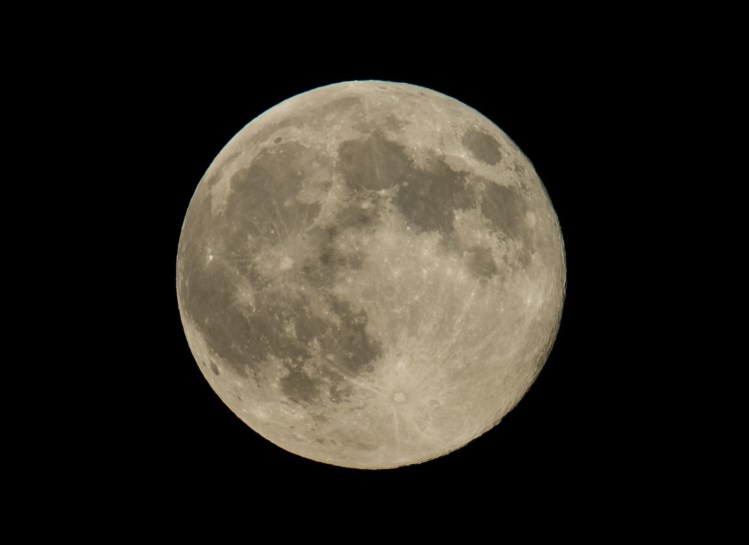 Breves Digitais: Super-Lua mais brilhante desde 1948