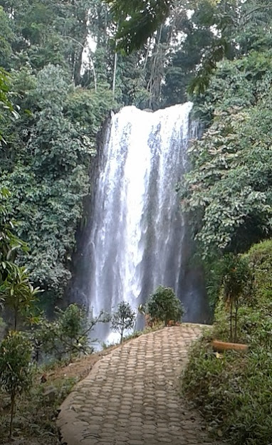 Puisi Tentang Alam 'Air Terjun Harapan' - Halley Kawistoro