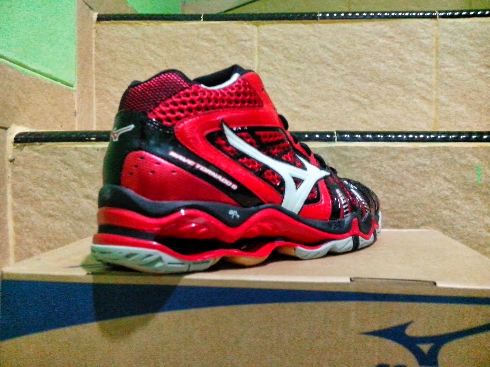 Sepatu mizuno wave tornado 8 mid Clearance