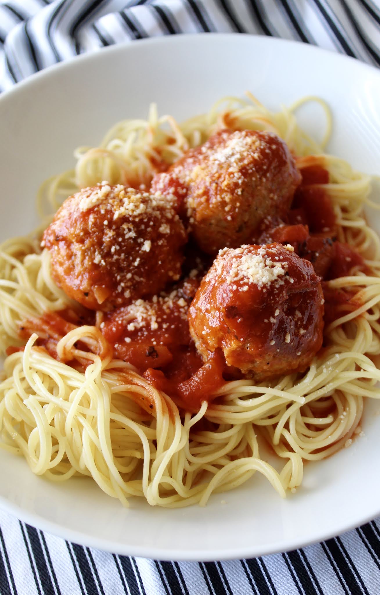 Italian Turkey Meatballs with Tomato Sauce
