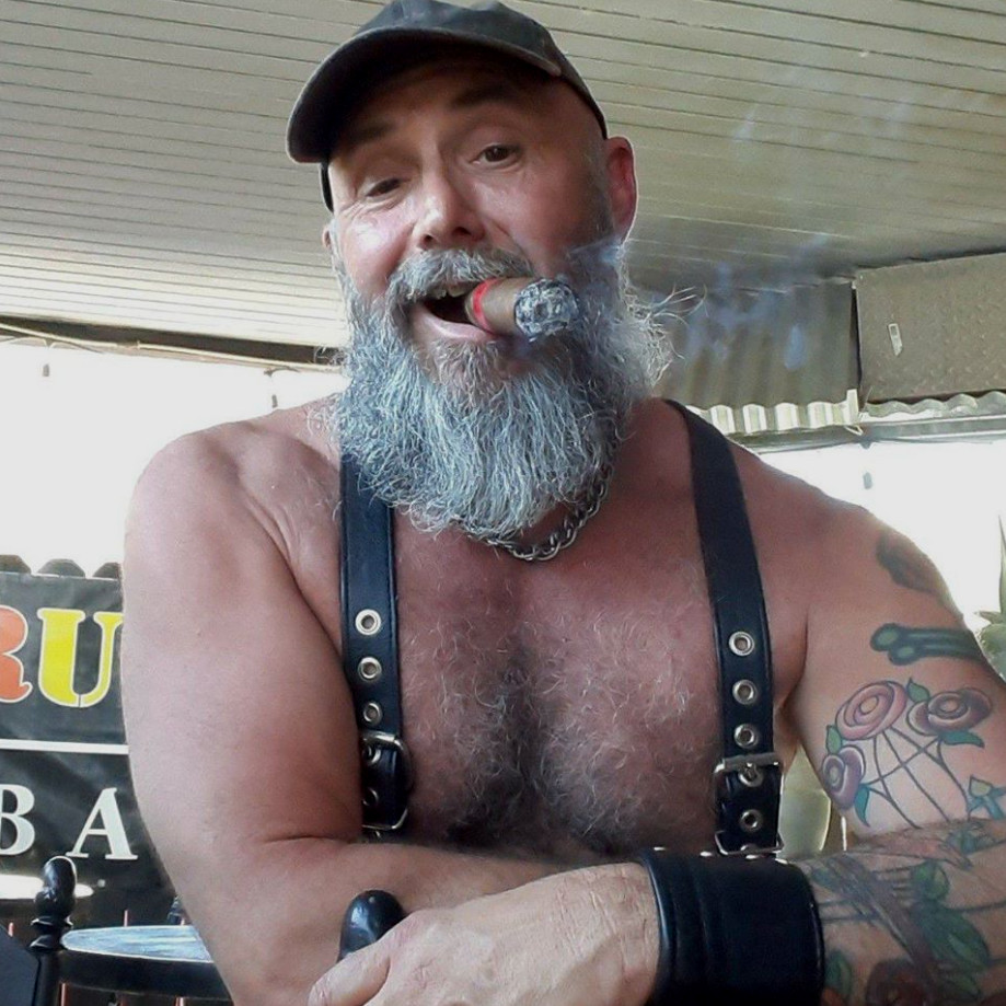 Titpig стив херли. Bear stepdad jack dixon. Nasty daddy. Дилф хантер. Muscle daddy.