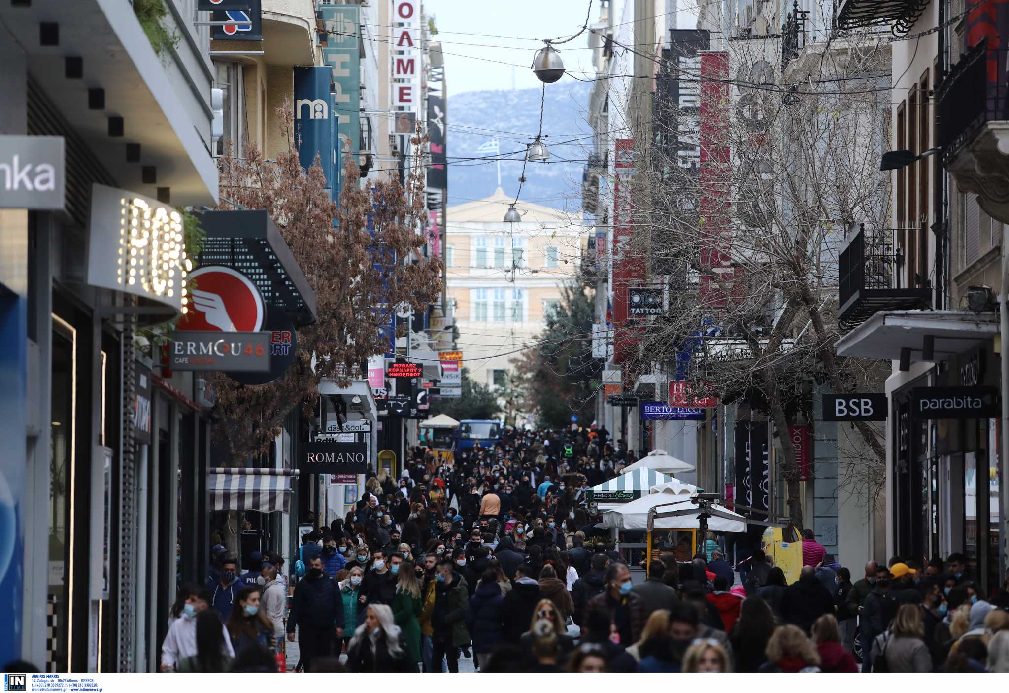 Lockdown: Τα μέτρα που εξετάζονται για τα καταστήματα και τα σχολεία