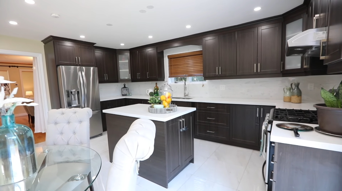Tour 37 Fulham St, Toronto, ON vs. 10 Interior Design Photos