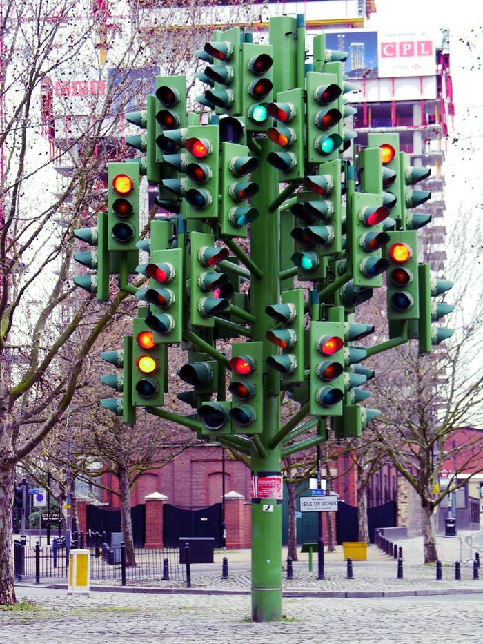 Chingum — Discover Curiosities Traffic light tree in london