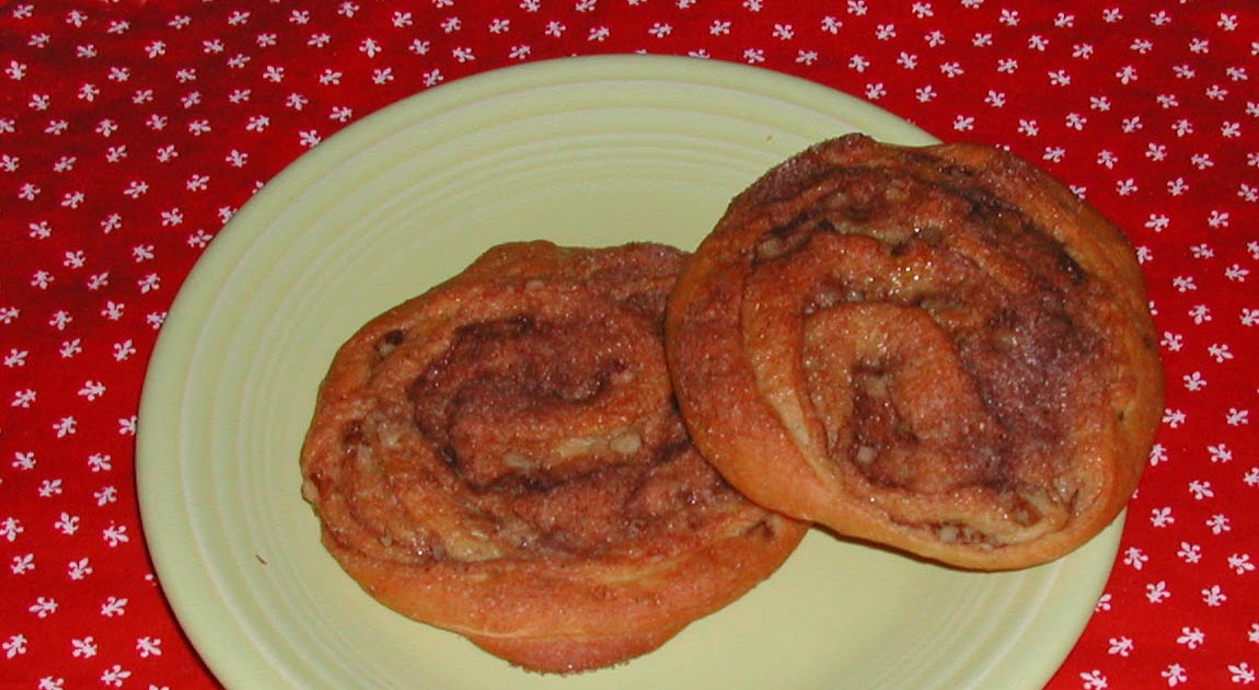 The Iowa Housewife Quick Crescent Cinnamon Crispies