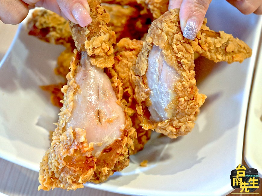 台南披薩吃到飽/手工現做窯爐燒烤/特調配方麵皮搭配豐富餡料/20多種披薩口味一次滿足/披薩、炸雞、脆薯、義大利麵、飲料、沙拉、濃湯、冰淇淋無限供應/不收服務費