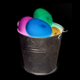 GLOW-IN-THE-DARK EASTER EGG HUNT FOR KIDS #glowinthedarkeasteregghunt #glowinthedarkeastereggs #glowinthedarkegghunt #easteregghuntideas #easteregghunt #eastereggs