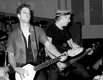 OLD, WEAK BUT ALWAYS A WANKER - THE PUNK YEARS: AGENT ORANGE - Living