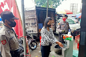 Polsek Susut Lakukan Pendisiplinan Prokes Pada Pedagang Maupun Pengunjung Pasar Kayuambua