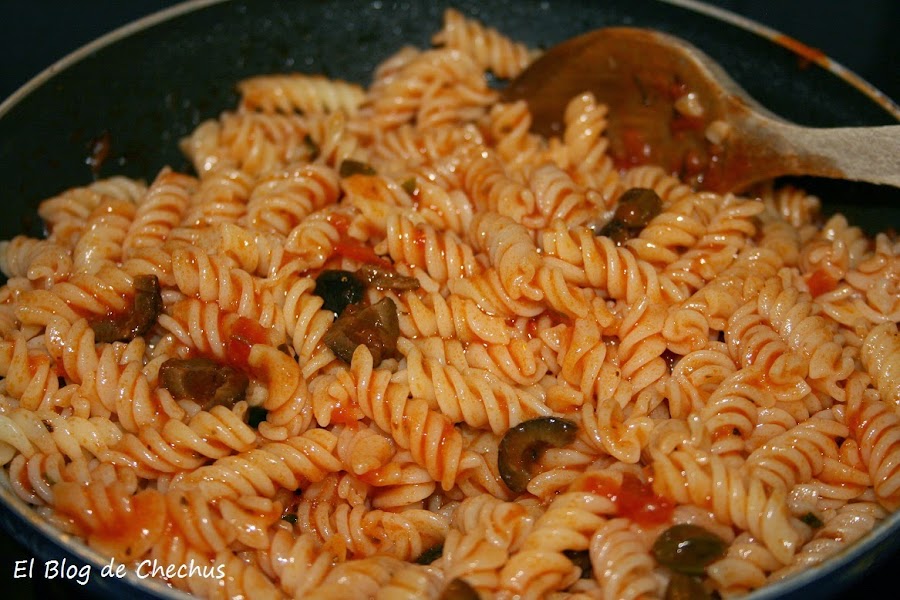 El Blog de Chechus, Chechus Cupcakes, Putanesca, Pasta con con anchoas y alcaparras