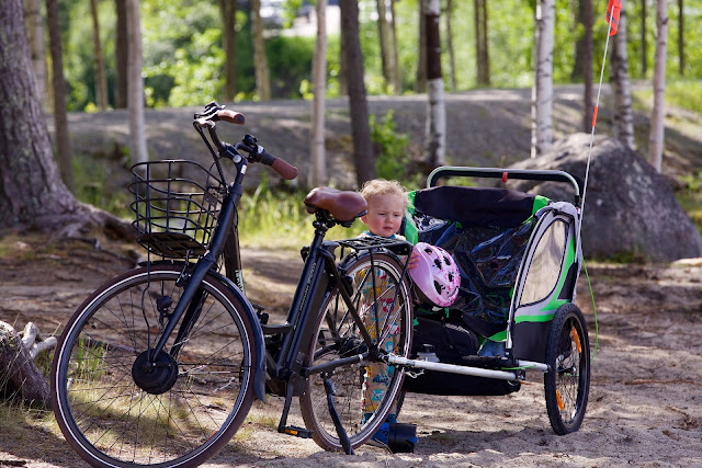 Can you put a car seat in the bike trailer