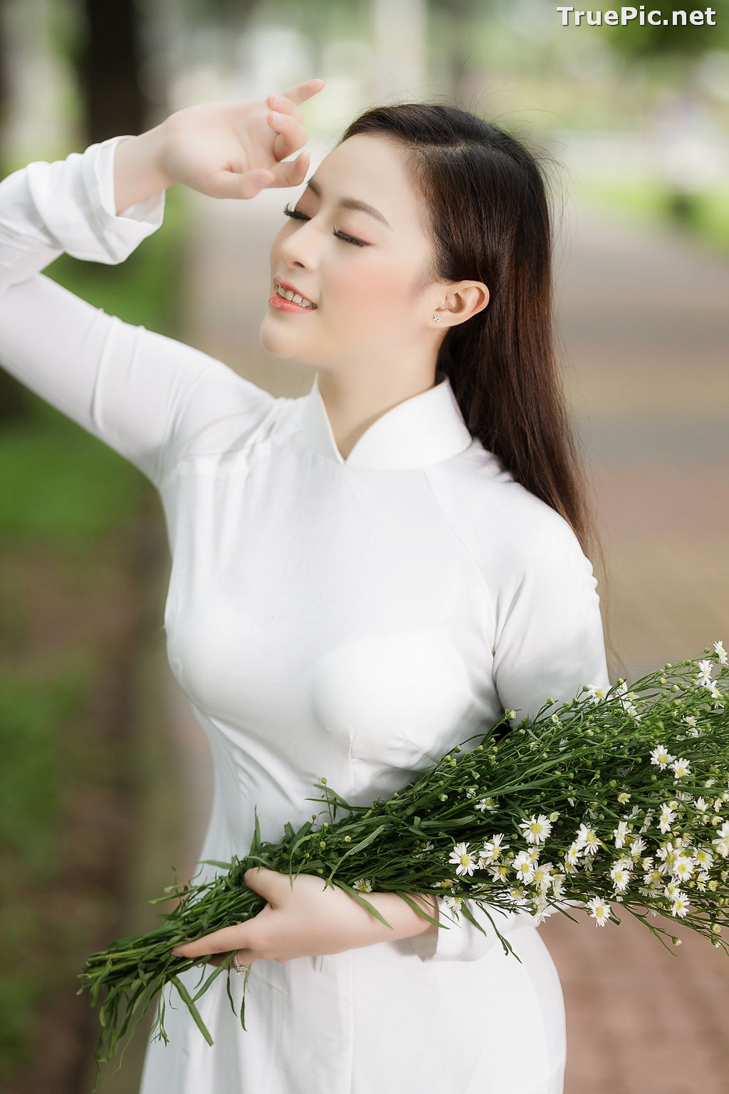 Image The Beauty of Vietnamese Girls with Traditional Dress (Ao Dai) #1 - TruePic.net - Picture-60
