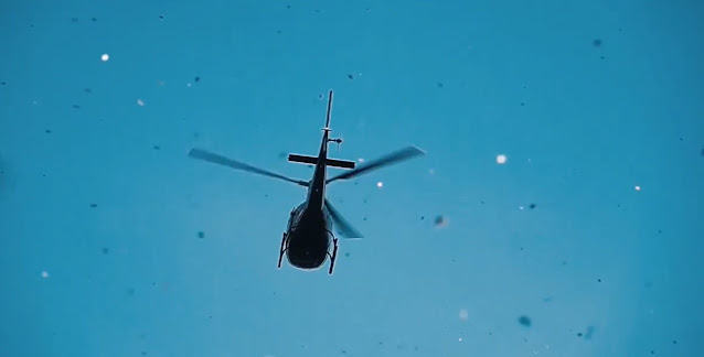 Helicóptero do empresário Gilmar Bender derrama santinhos sobre Juazeiro do Norte