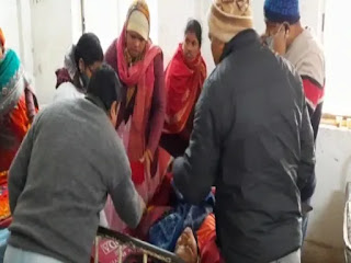 परीक्षा हॉल में अचानक छात्रा की बिगड़ी तबीयत, हॉस्पिटल में कराया गया भर्ती परीक्षा हॉल में अचानक छात्रा की बिगड़ी तबीयत, हॉस्पिटल में कराया गया भर्ती