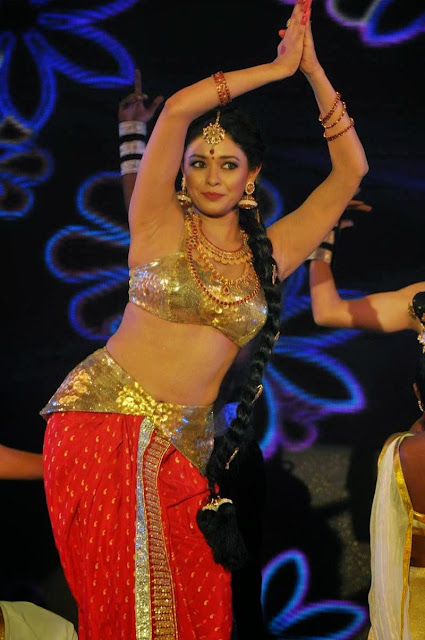 Pooja Kumar Dancing Stills At Telugu Movie Audio Launch 94