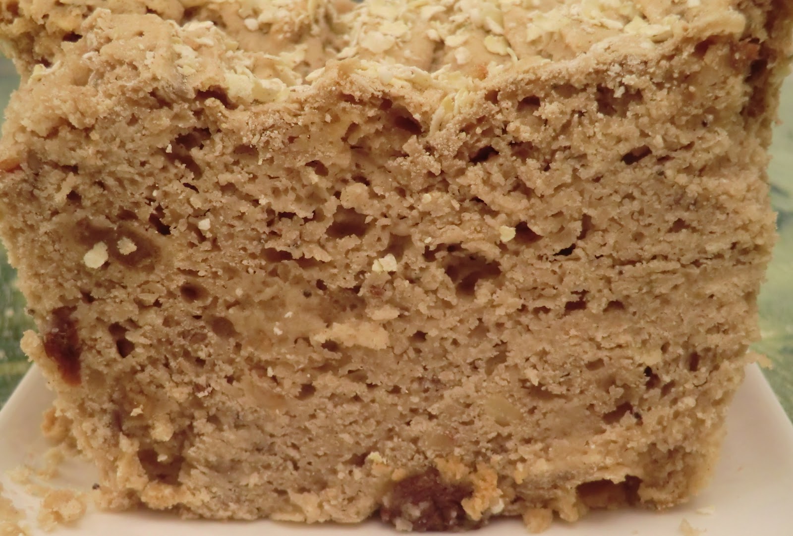 Pain au millet, aux fruits secs et aux graines sans gluten et sans